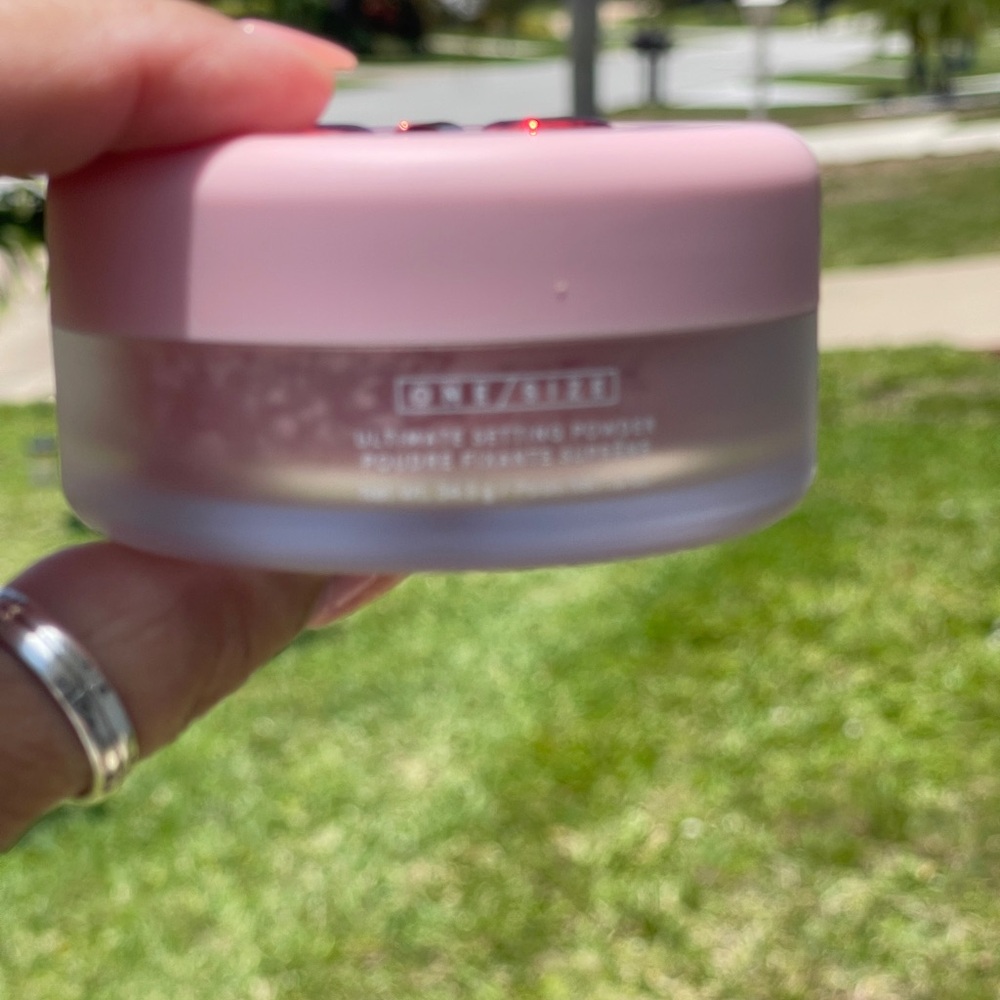 ONE/SIZE By Patrick Starrr Ultima Blurring Setting Powder In Ultra Pink - Picture 5 of 16
